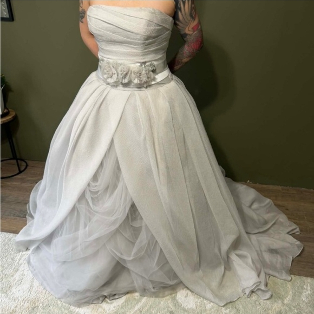 White by Vera Wang Grey Bridal Gown Wedding Dress
